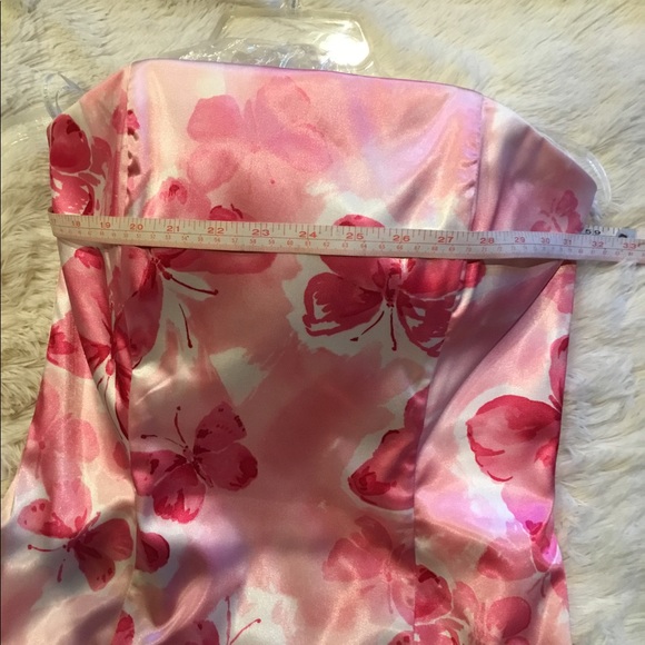 Vintage 2005 Hot Pink mermaid style strapless butterfly print gown with kickout - Picture 12 of 15